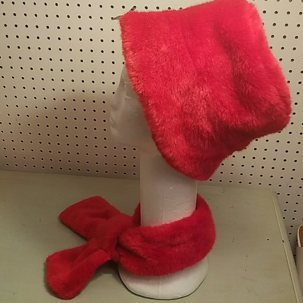 RED HAT AND MATCHING SCARF - Picture 4 of 5